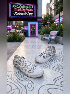 Converse Chuck Taylor All Star Low "I Heart My Chucks" Doodle Print Size: 7 Wmns